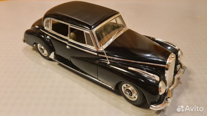 Коллекционная модель 1/18