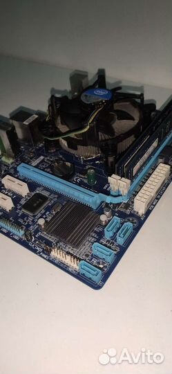 Материнская плата с процессором и памятью