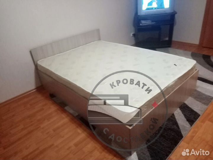Кровать с матрасом