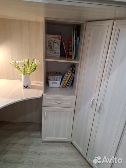 Кровать чердак со столом и шкафом бу