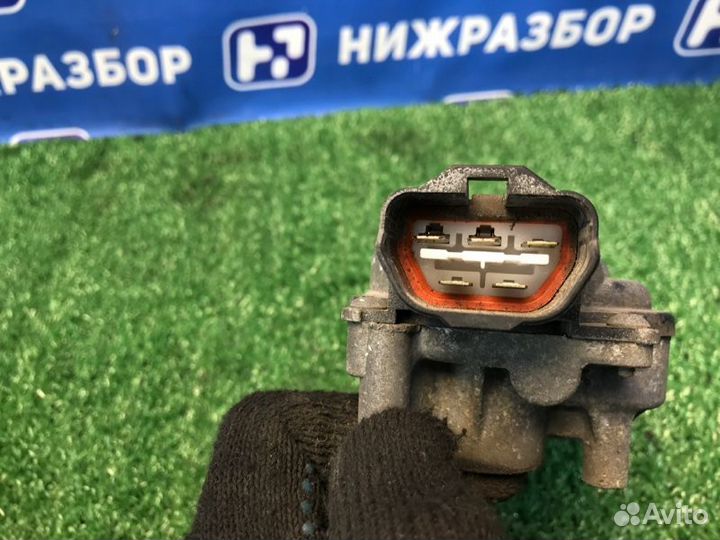 Моторчик стеклоочистителя передний Honda Cr-V 1