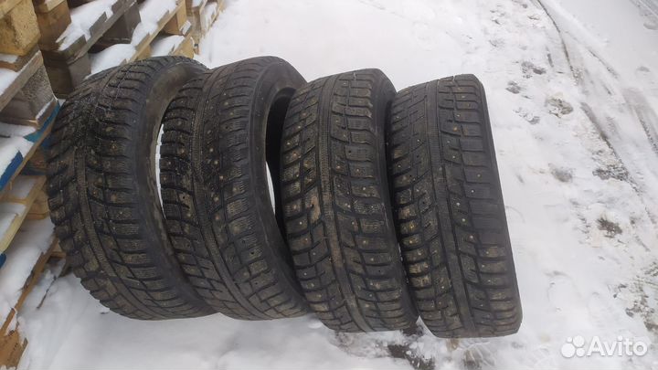 Kumho I'Zen KW22 215/55 R17