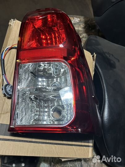 Фонари toyota hilux 8