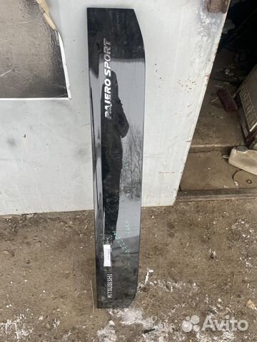 Накладка двери багажника Mitsubishi Pajero Sport