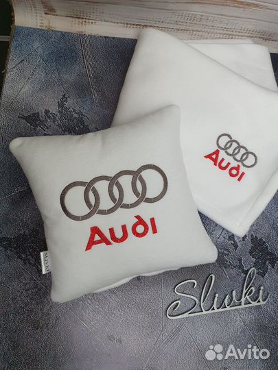 Автомобильный набор: подушка и плед