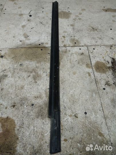 Уплотнитель стекла (Mercedes-Benz GL-class X164)