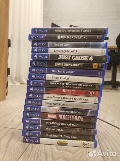 Продам ps 4 pro с дисками в подарок