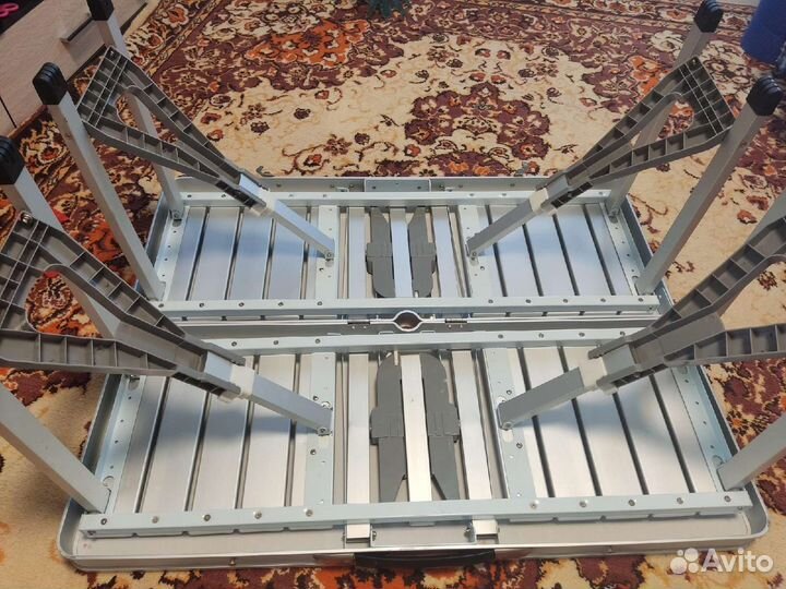 Складной походный стол