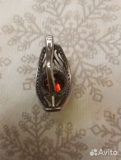 Серебряные серьги с гранатом