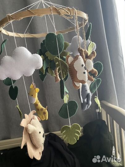 Детский мобиль в кроватку