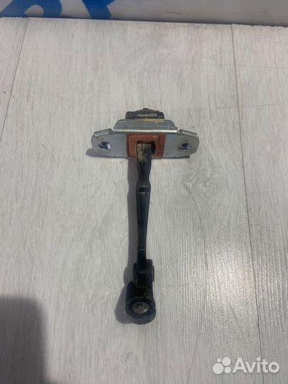 Ограничитель двери KIA RIO 2 JB рест 1.6 мт седан