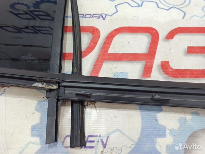 Форточка двери задняя правая Skoda Octavia A5 1.6