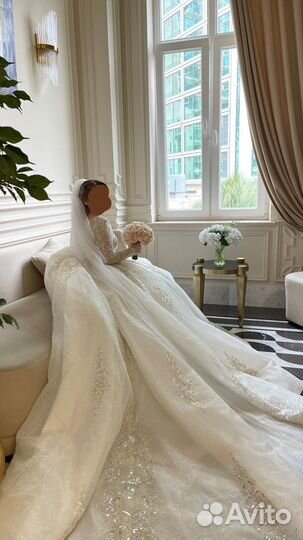 Свадебное платье 46 длинное со шлейфом