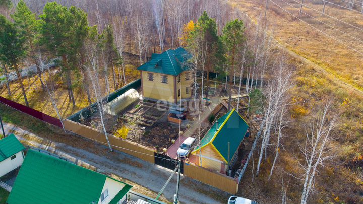 Дом 140 м² на участке 10 сот.