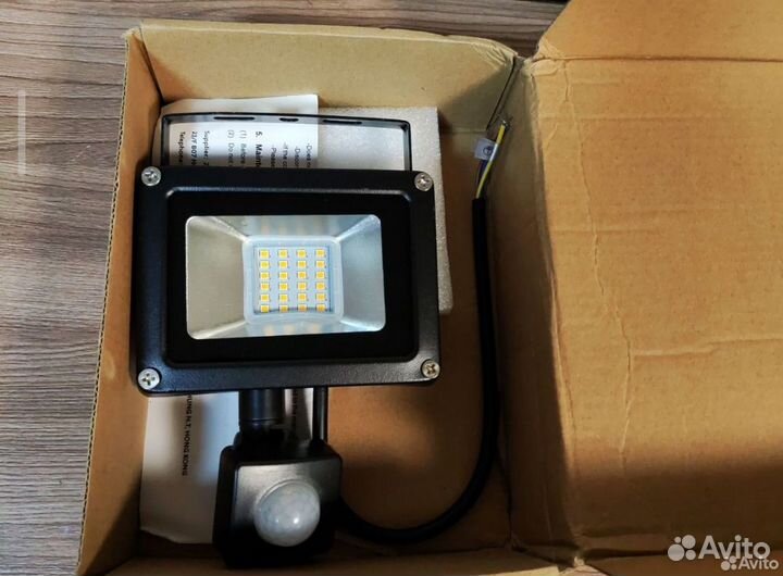 Стабилизатор напряжения Uniel U-SDT-1000/1