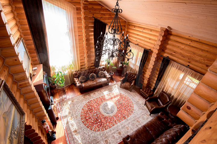 Дом 602 м² на участке 45 сот.