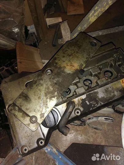 Клапанная крышка Mercedes двс m111