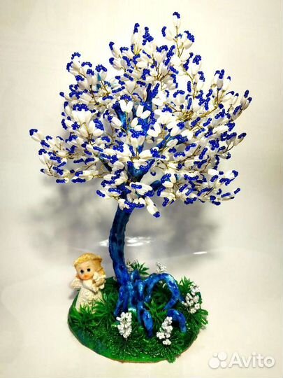 Дерево из бисера ручной работы 