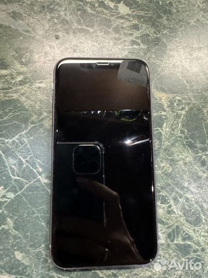 Телефон iPhone 11