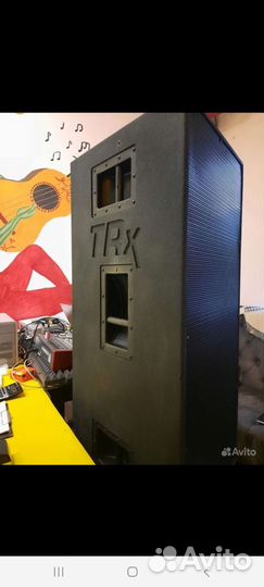 Профессиональное световое оборудование и акустика