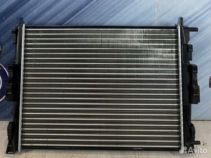 Радиатор охлаждения двигателя основной Renault sce