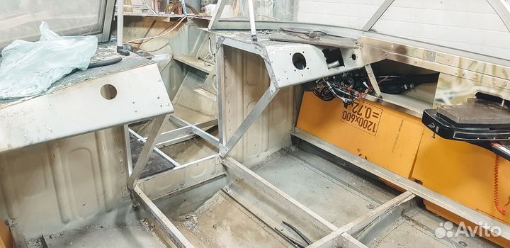 Рундуки и полки в катер