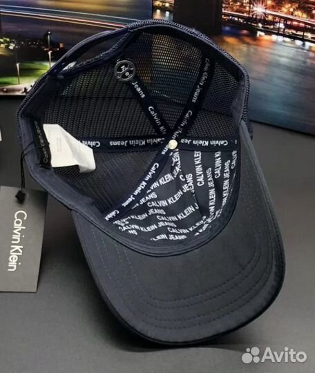 Кепка брендовая чёрная сетка