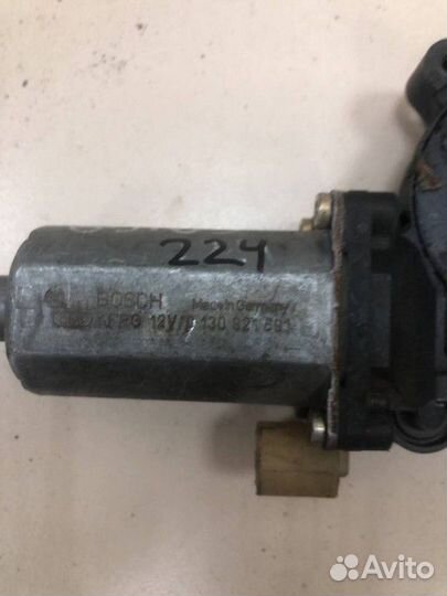 Моторчик стеклоподъемника передний правый