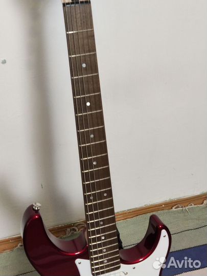 Yamaha Pacifica 012 Red