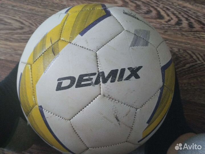 Футбольный мяч профессиональный