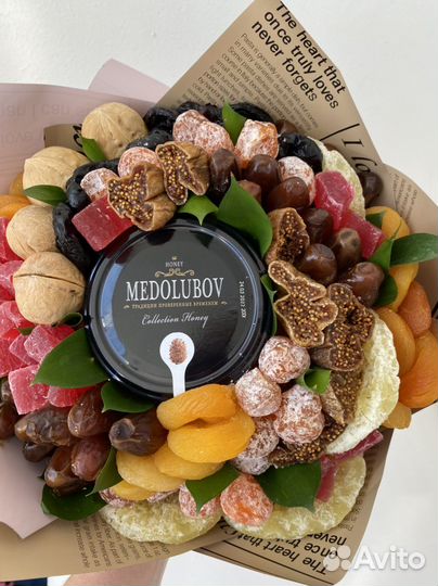 Букет из сухофруктов и орехов