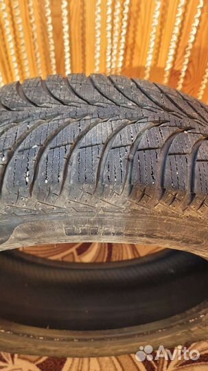 Goodyear UltraGrip Ice 215/55 R17
