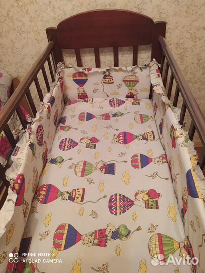 Кроватка детская с ящиком, маятником, матрасом