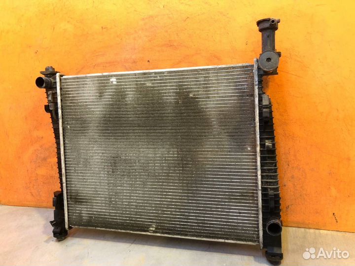 Радиатор двигателя (двс) Jeep Grand Cherokee WK2