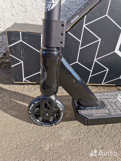 Самокат трюковой Plank Kore Black/White (Новый)