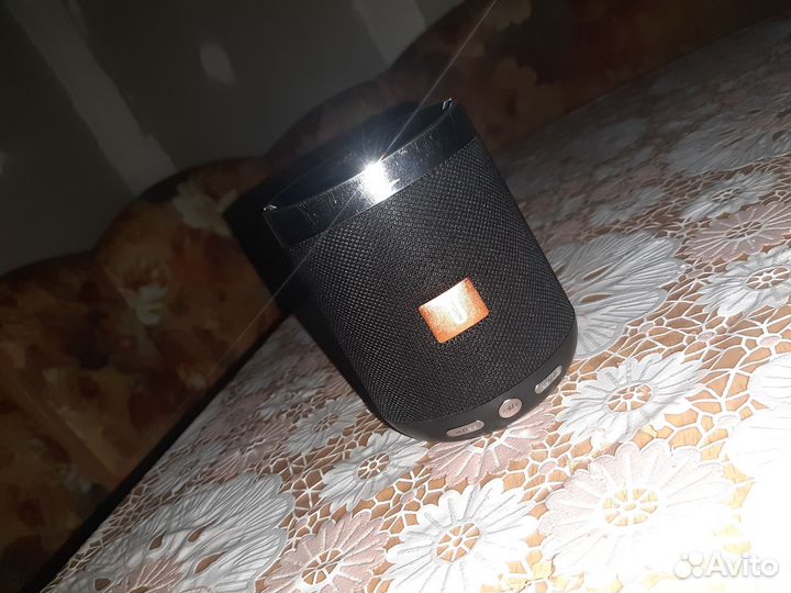 Колонка JBL