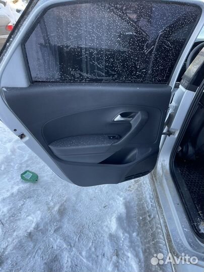 Обшивки карты дверей Volkswagen Polo 5