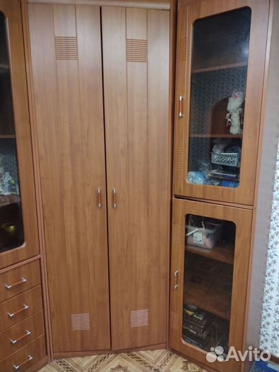 Угловой шкаф