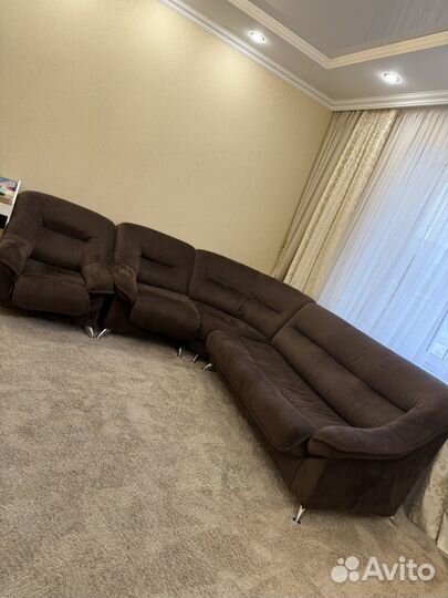 Диван угловой и кресло бу