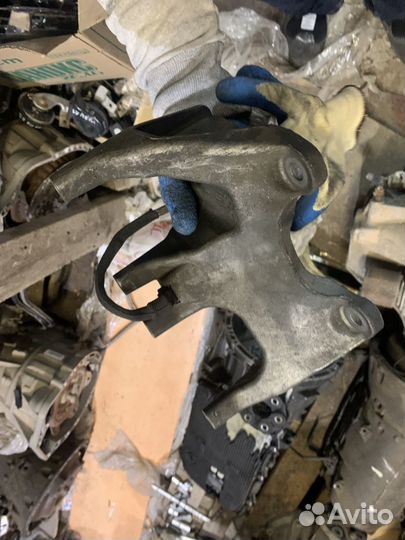 Крепление АКПП Бмв f10 f11