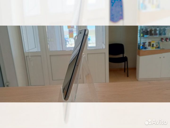 iPhone 6S, 64 ГБ