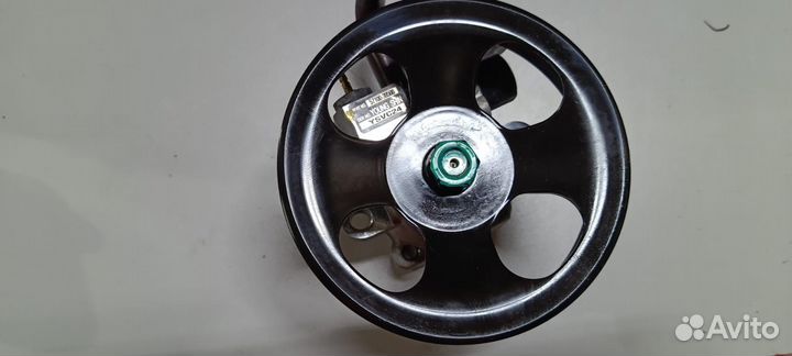 Насос гидроусилителя Hyundai Sonata IV (EF) / 2.7