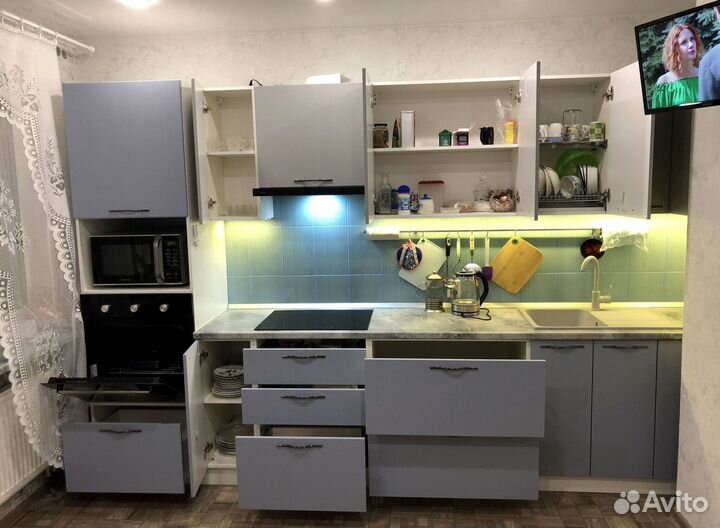 Кухня угловая на заказ.мдф фасады