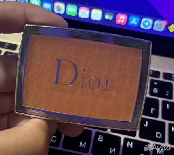 Румяна dior backstage 004