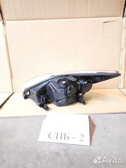 Фара правая Ford Focus 2