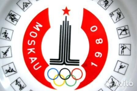 Редкие фарфоровые декоративные тарелки и пано