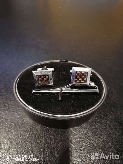 Запонки и зажим для галстука