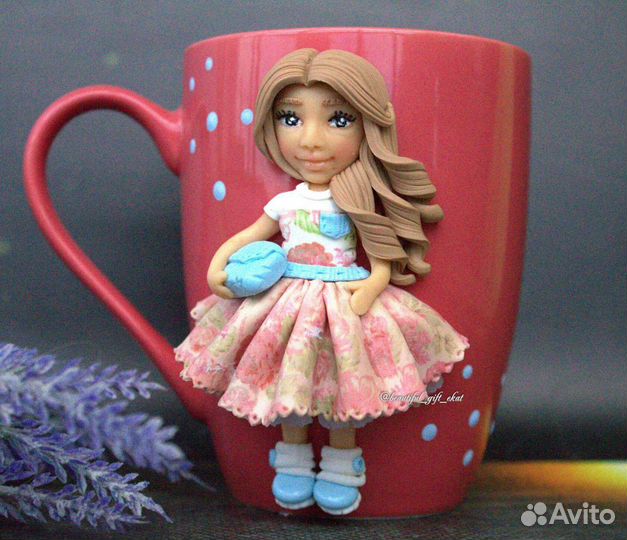 Кружка с декором. Куколка. Школьники