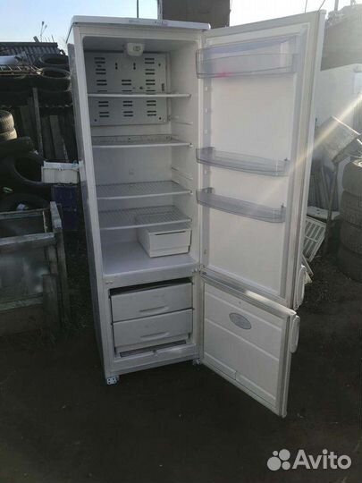 Холодильник Бирюса