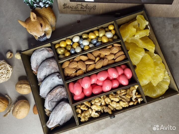 Подарочный набор с орешками и сухофруктом